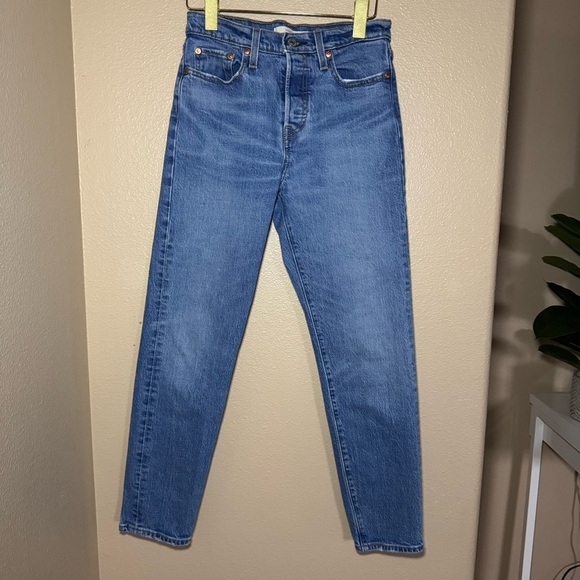 Levi's® Premium WEDGIE ICON FIT ANKLE Button Fly WOMEN'S JEANS size 26 - Picture 8 of 13